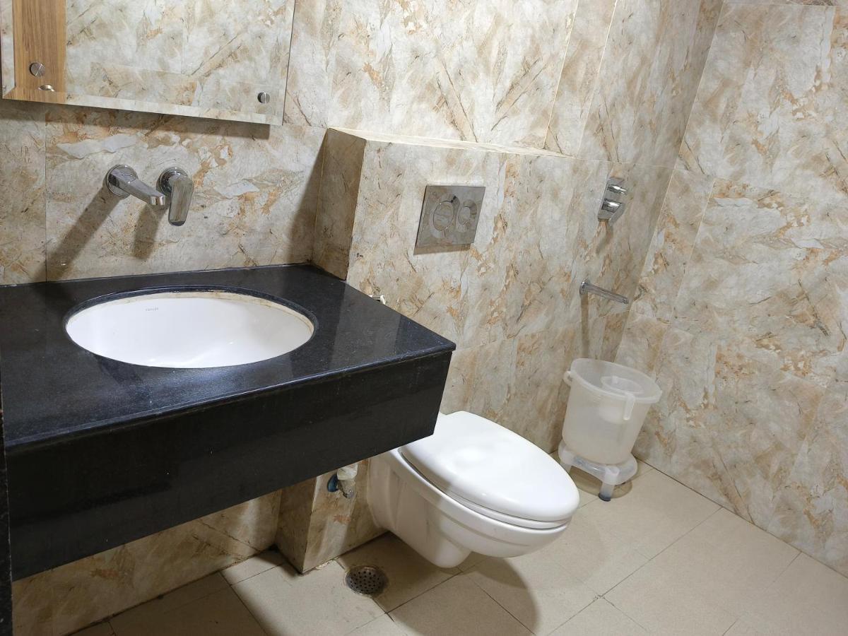 Hotel Sharma Regency Лакхнау Экстерьер фото
