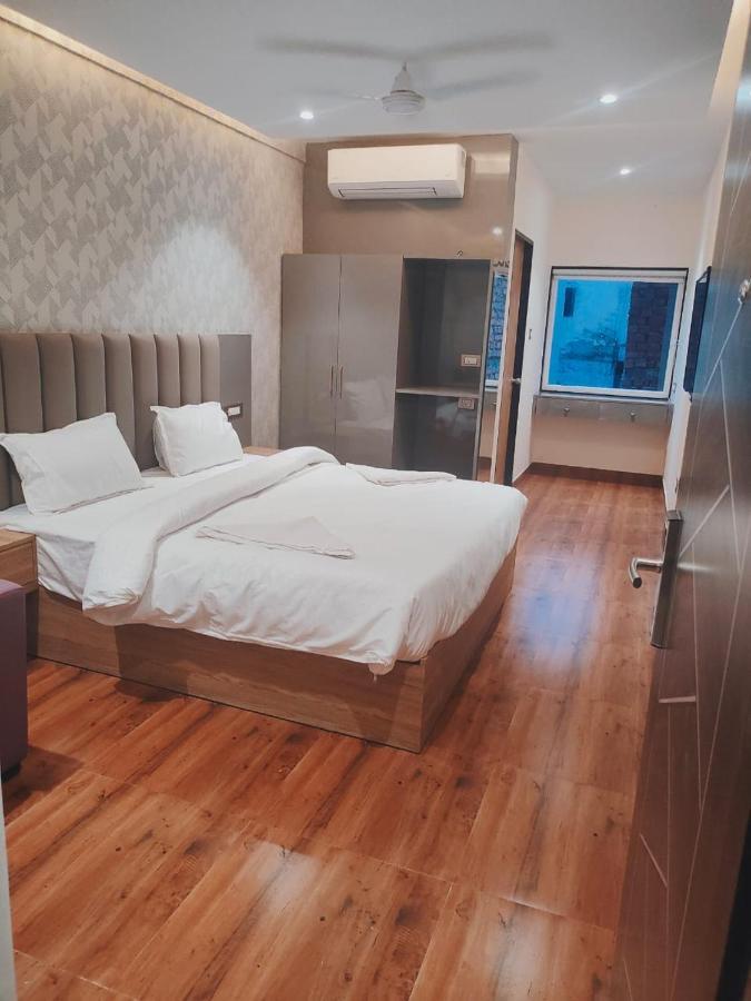 Hotel Sharma Regency Лакхнау Экстерьер фото