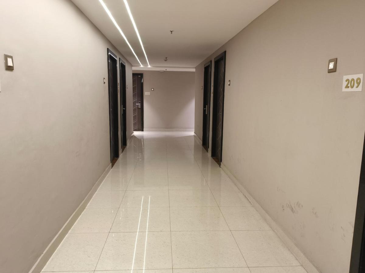 Hotel Sharma Regency Лакхнау Экстерьер фото